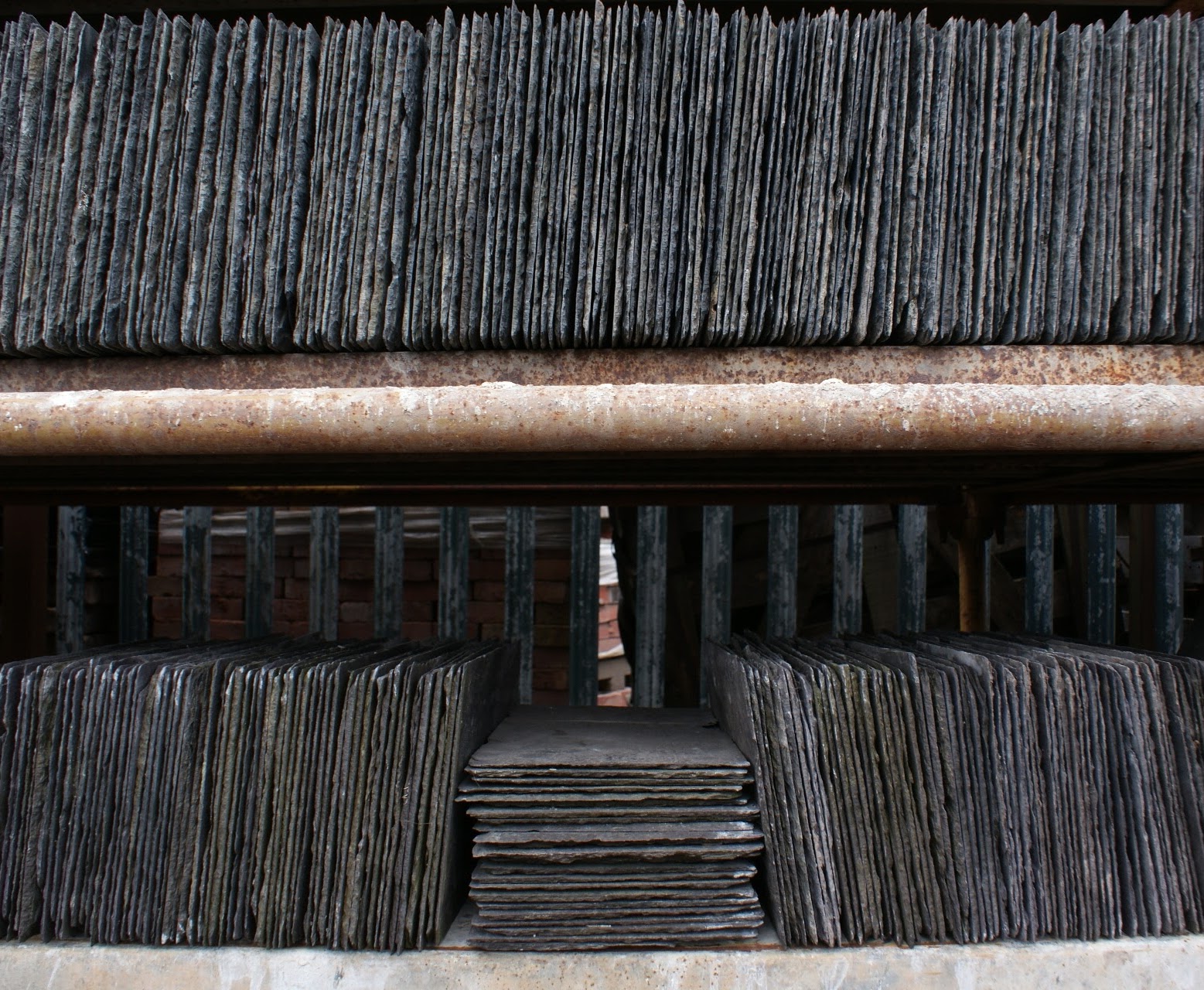 reclaimed-slate-roof-tiles-all-the-sizes